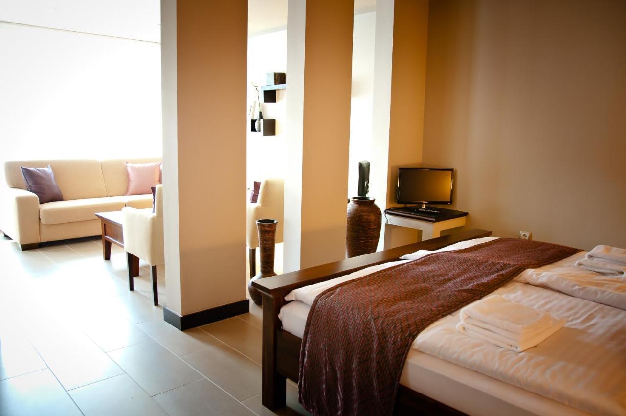 Hotel Aranygombos Fogado à Telkibánya Extérieur photo