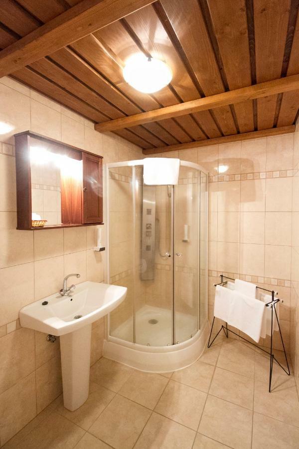 Hotel Aranygombos Fogado à Telkibánya Extérieur photo