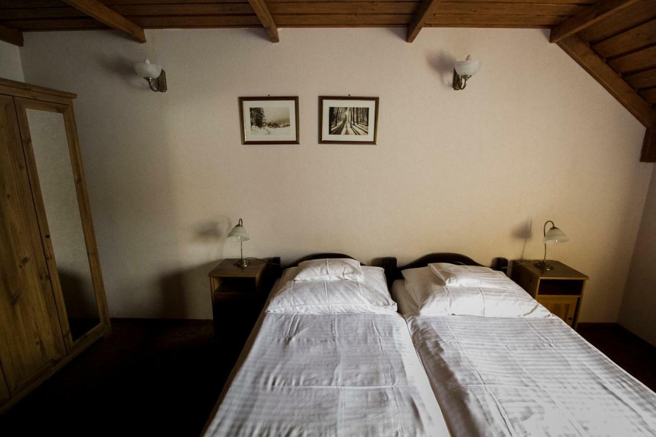Hotel Aranygombos Fogado à Telkibánya Extérieur photo